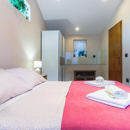 Apartman Lena Vrsar Ngoại thất bức ảnh